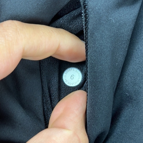 Lululemon Always Alert 1/2 Zip Black (First Release) - Picture 7 of 7